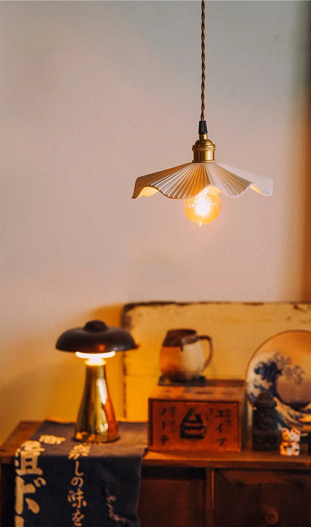 Anna Fluted Shade Brass Fitting Pendant Light - Image 3