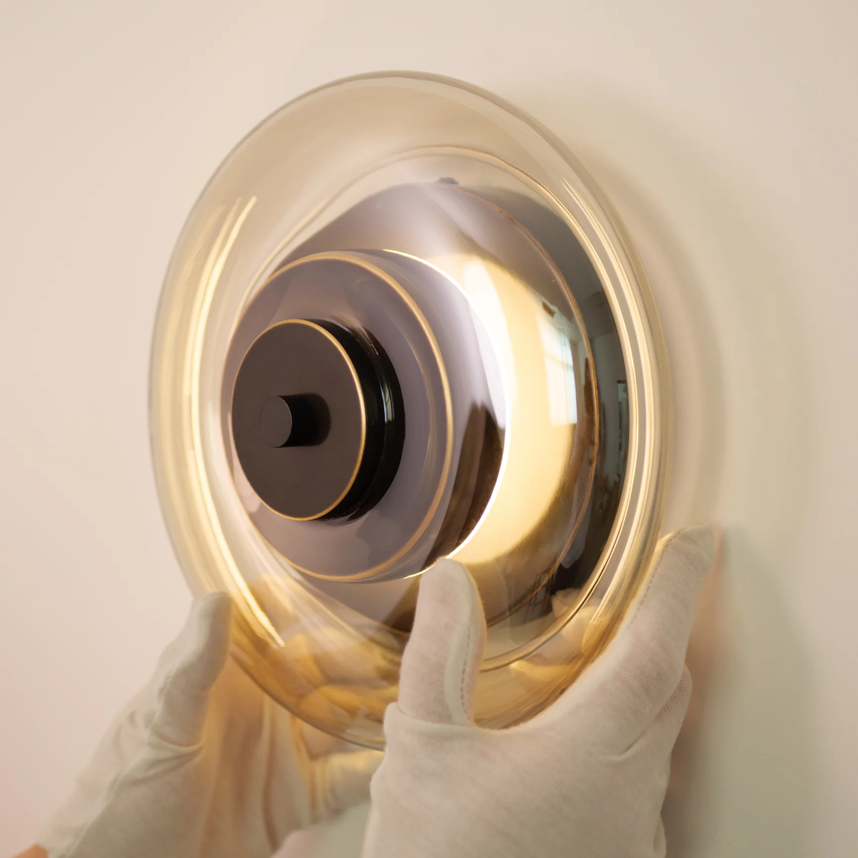 Anthé Circular Dish Glass Wall Light Sconce - Image 2