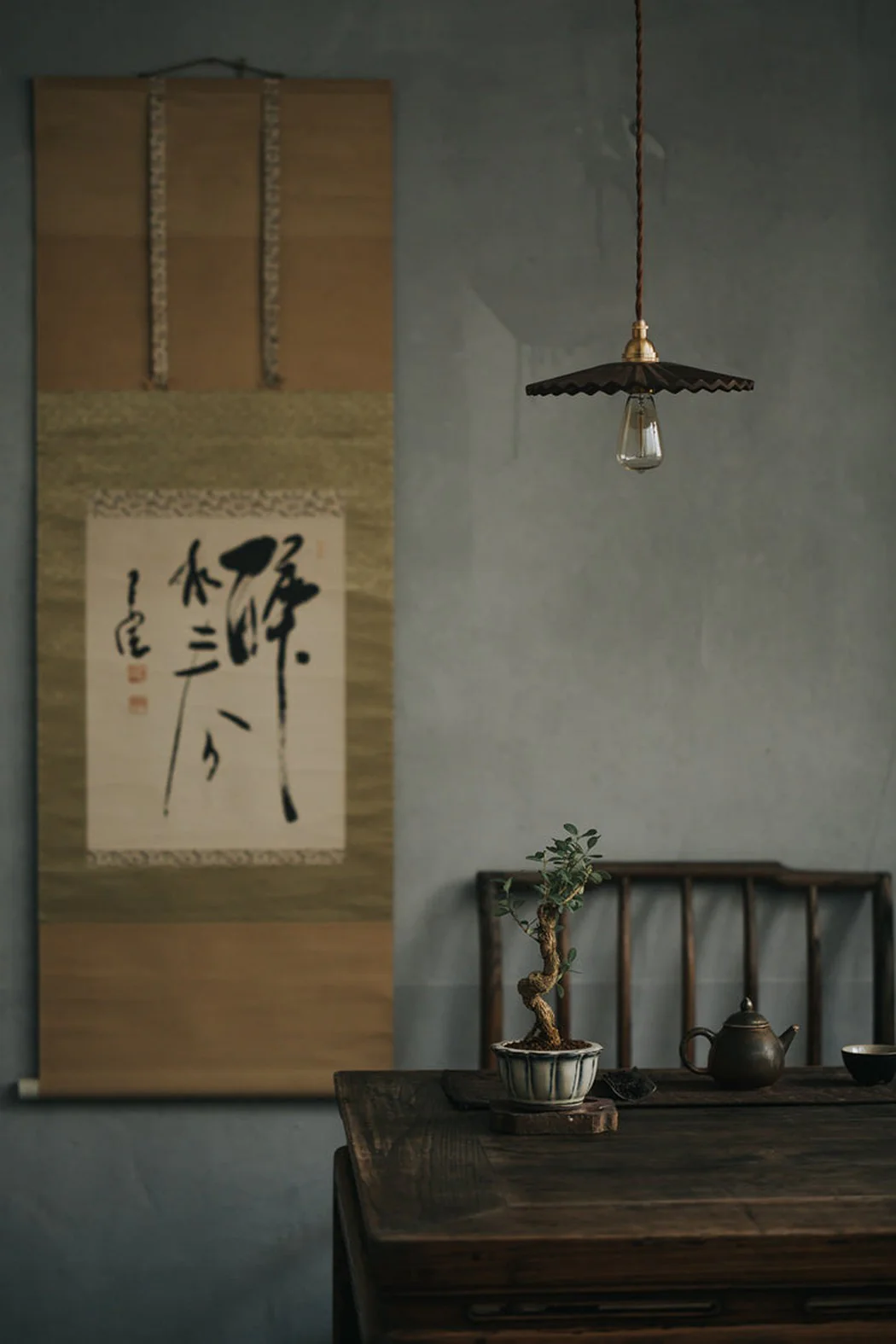Caffeine fluted walnut wooden shade pendant light - Image 15