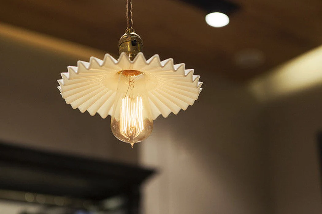 Ceramic Fluted Shade Brass Fitting Pendant Light - Image 5