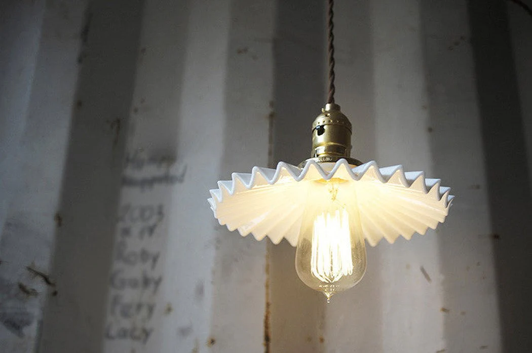 Ceramic Fluted Shade Brass Fitting Pendant Light - Image 7