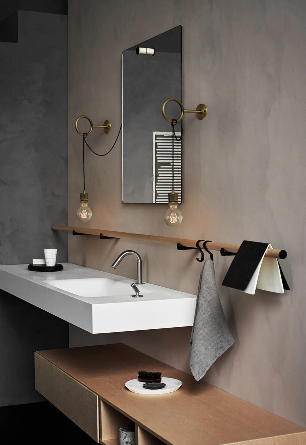Circus Loop Brass Wall Light With Wall Plug - Image 8