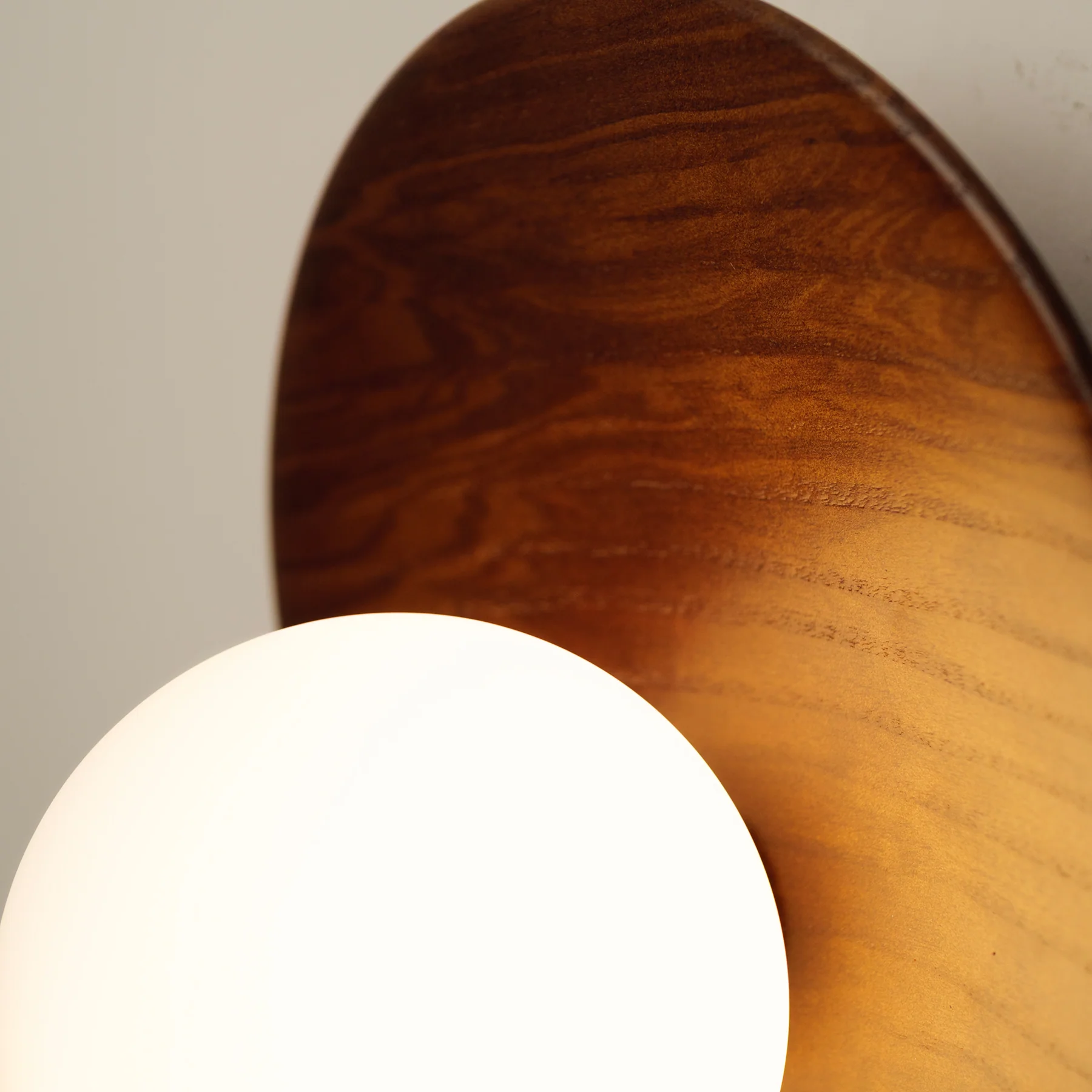 Dekisugi Wooden Plate Japandi Wall Light - Image 9