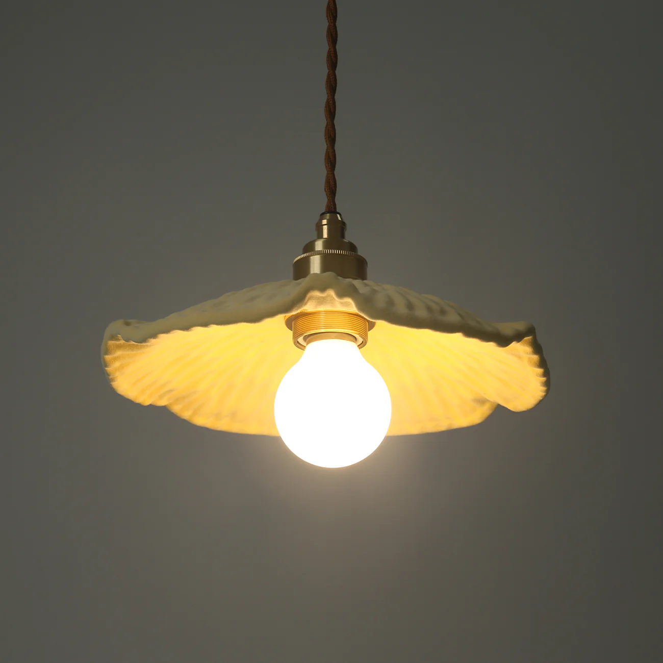 Limonata yellow Porcelain ceramic pendant light - Image 7