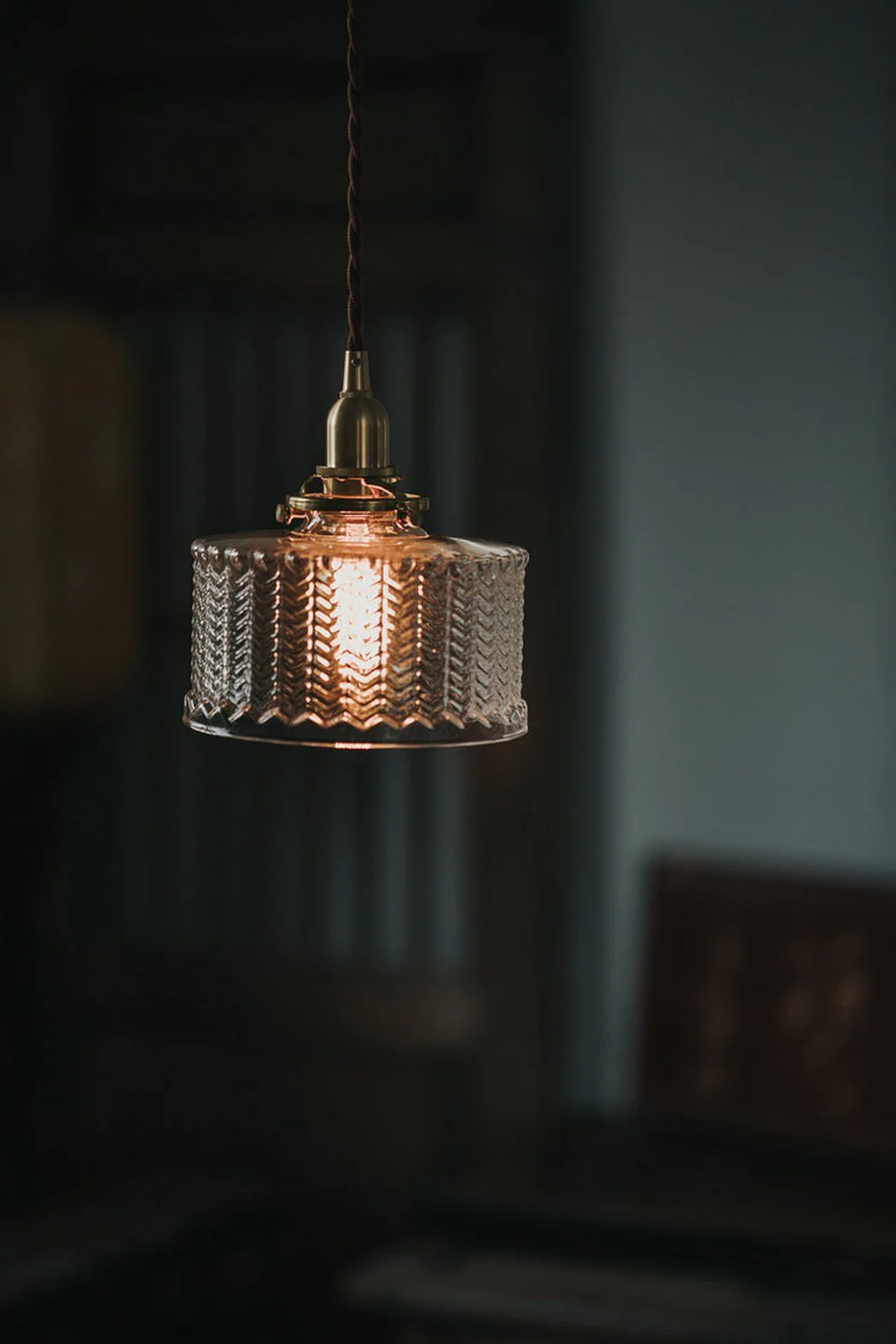 Matilda Glass Mid Century Vintage look Brass Fitting Pendant Light - Image 15