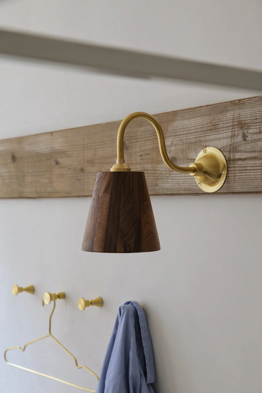 Oberon Wooden Shade Brass gooseneck arm Wall Light - Image 17