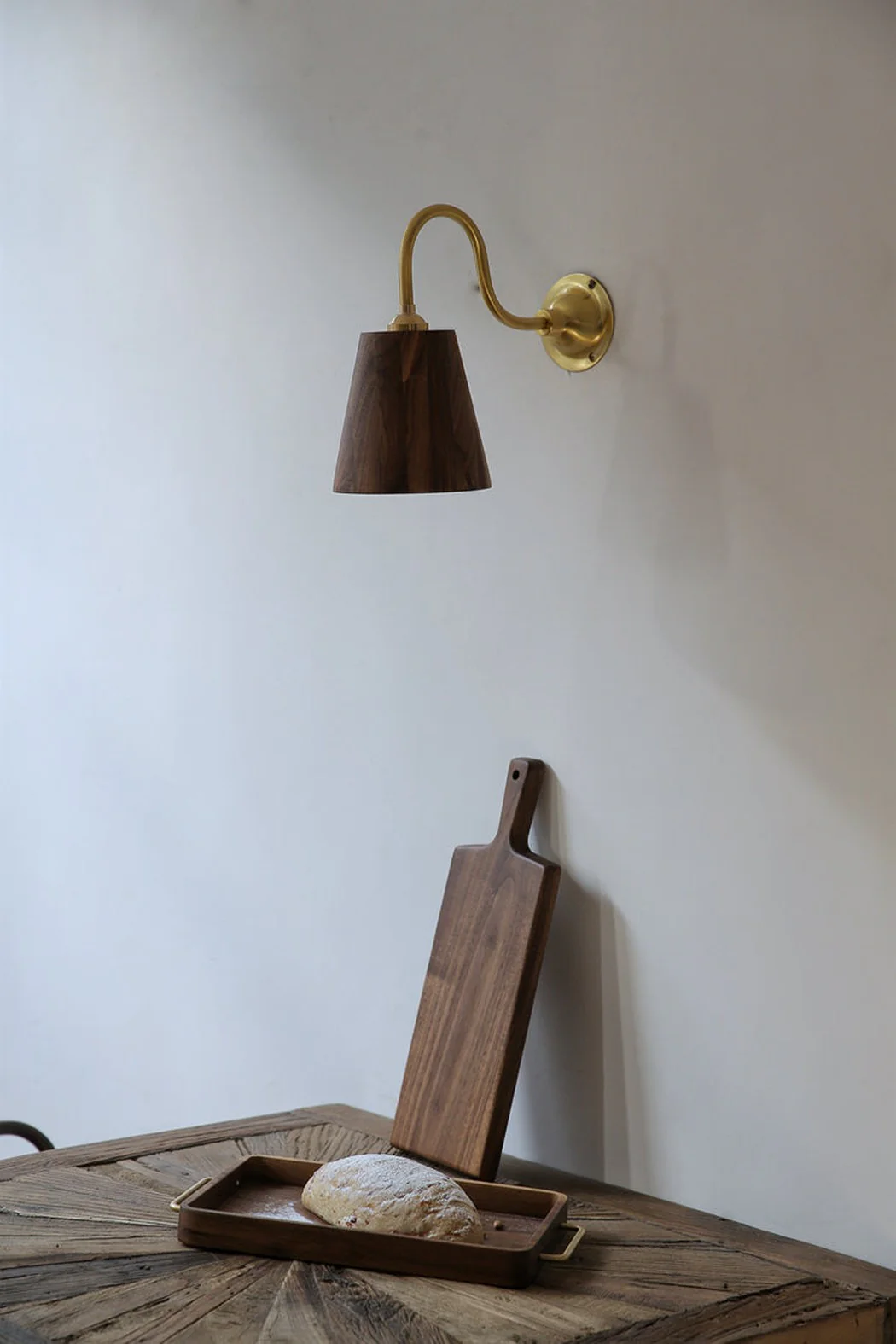 Oberon Wooden Shade Brass gooseneck arm Wall Light - Image 3