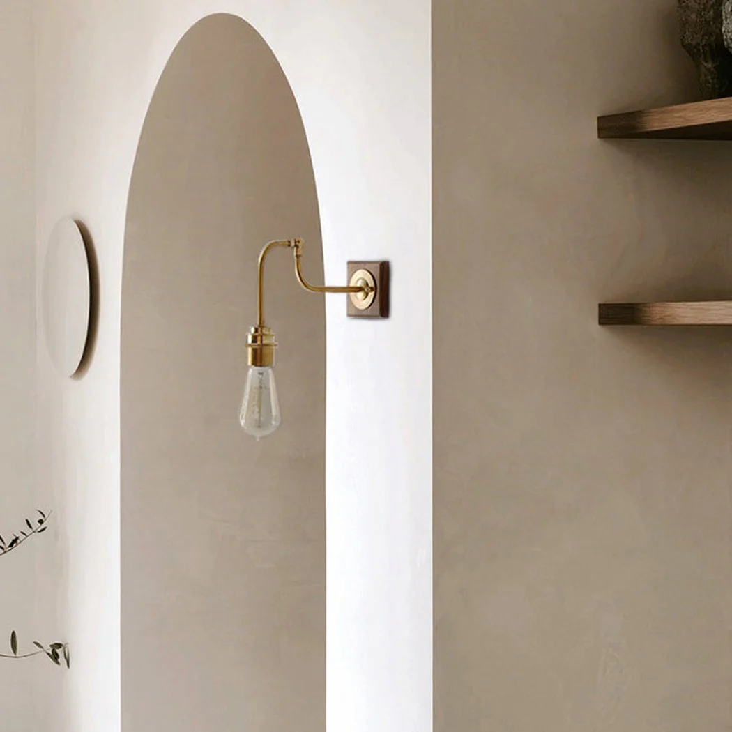 Ogilvy brushed brass & wood wall light - Image 2