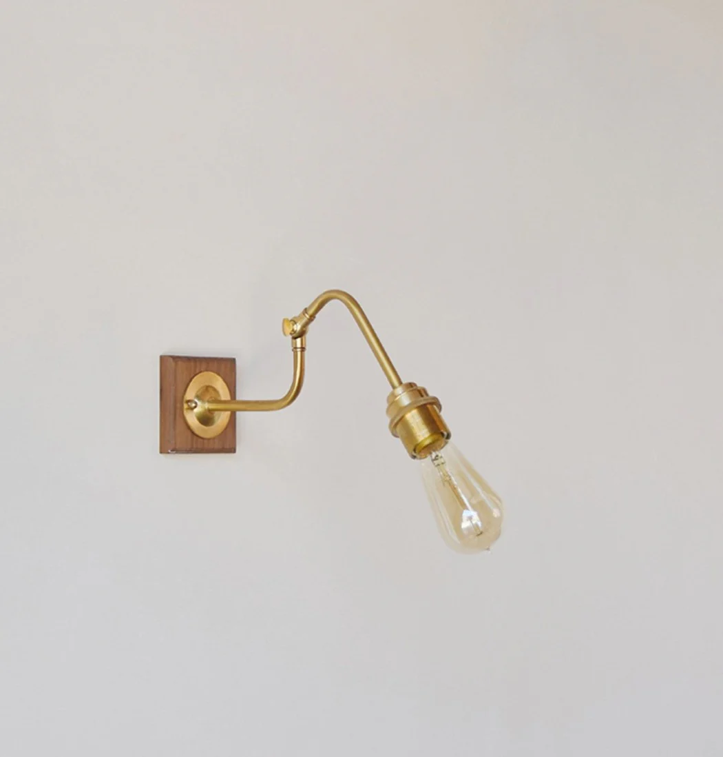 Ogilvy brushed brass & wood wall light - Image 4