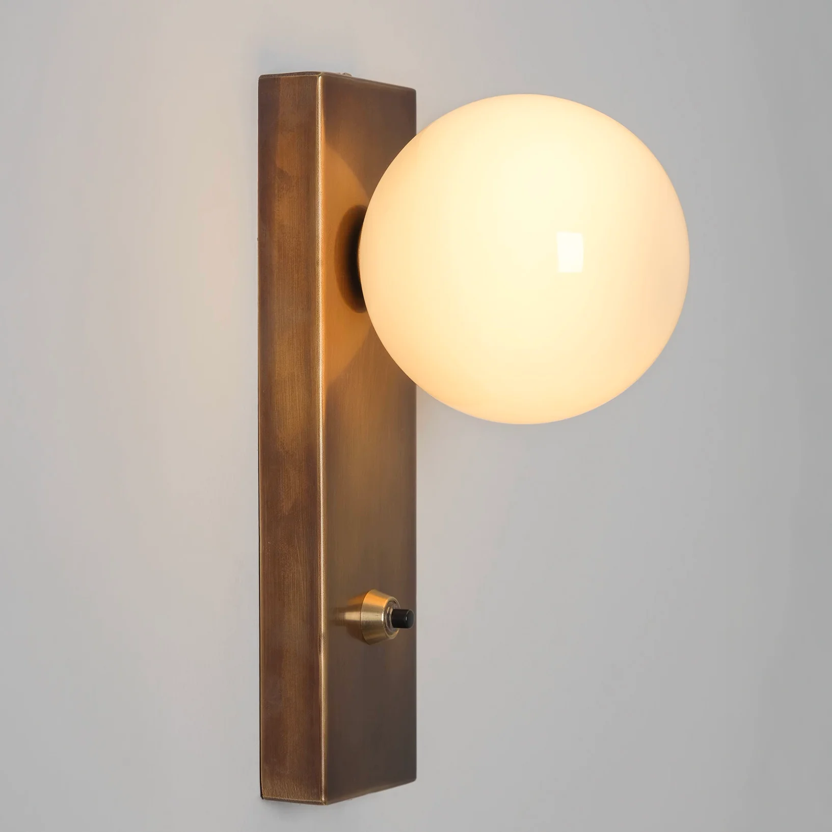 Oswald Bauhaus Minimalist Wall Light - Image 9