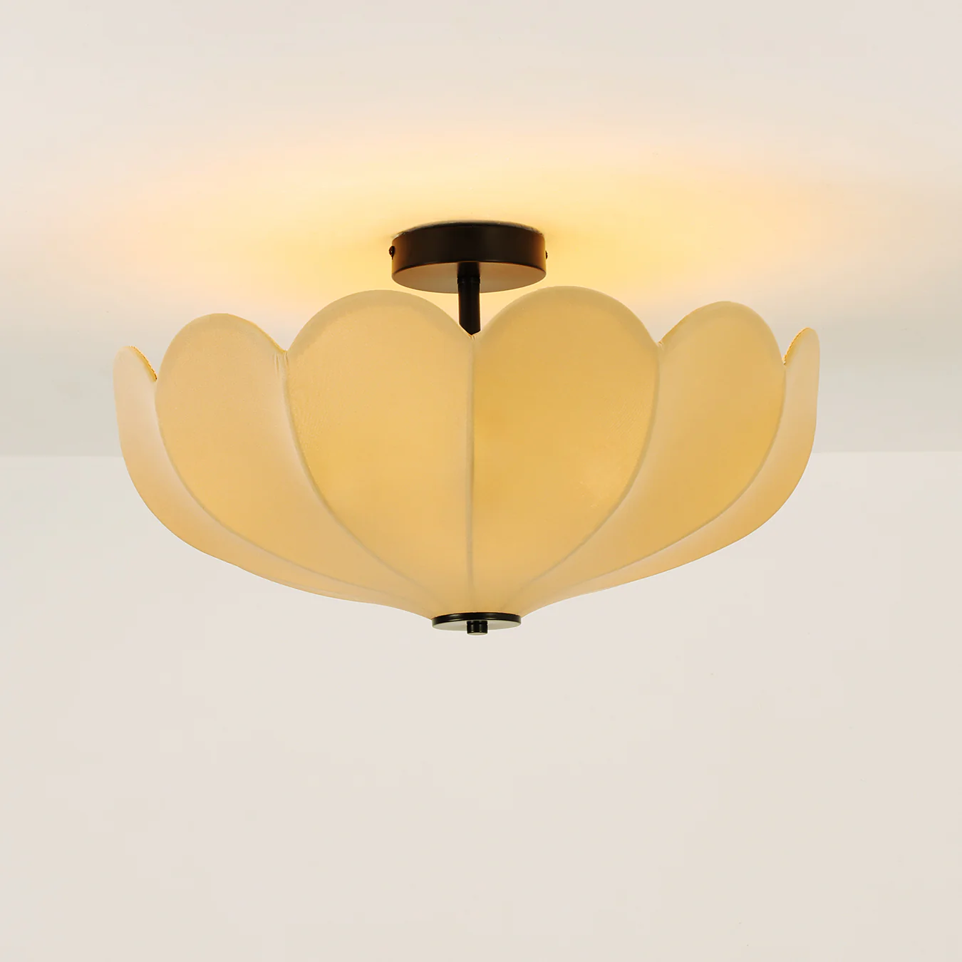 Pivione Handmade Fabric Flower Ceiling Light
