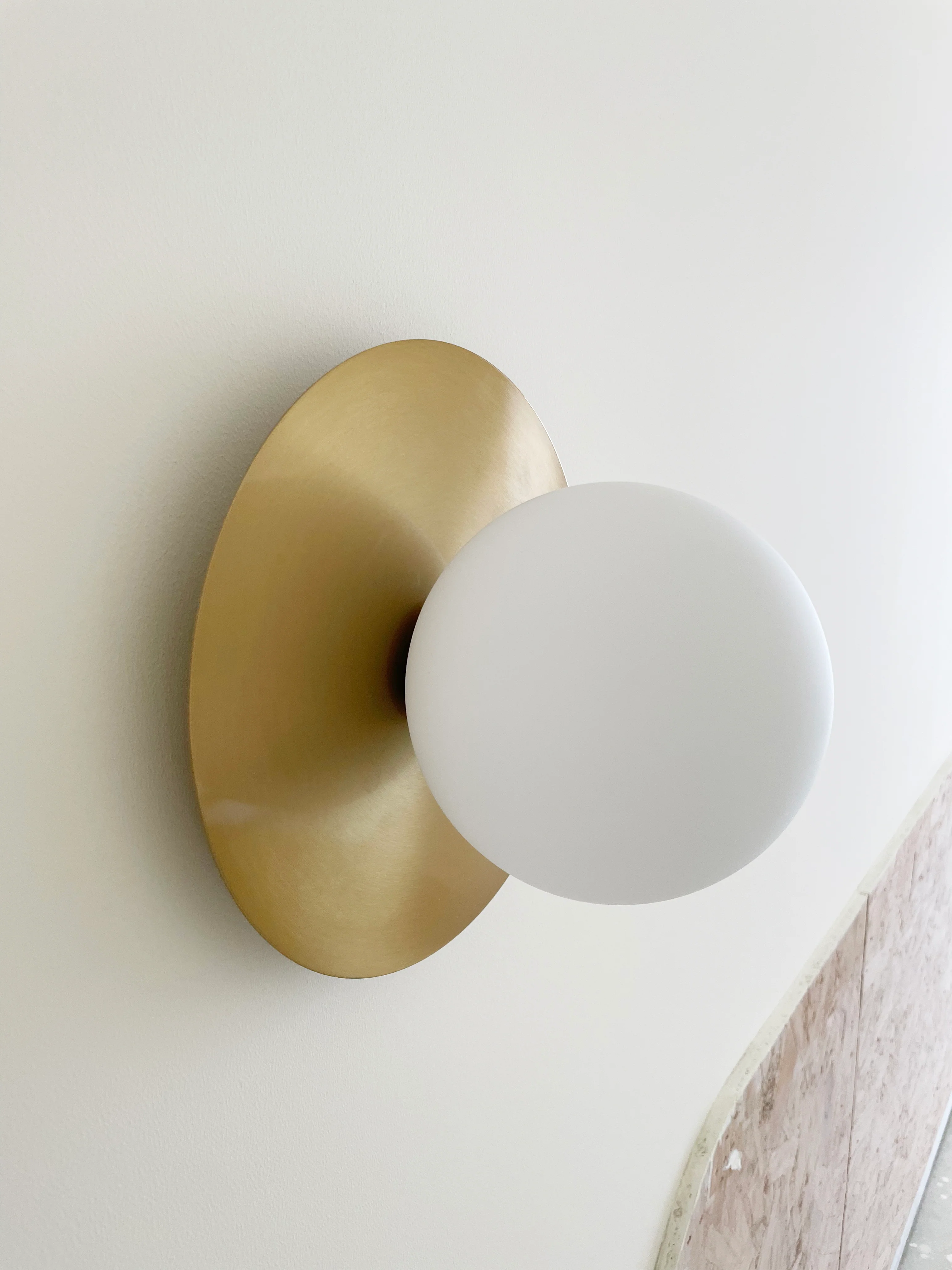 Rund Brass Plate Frosted Glass Mid Century Modern Wall Light / Ceiling Light - Image 4