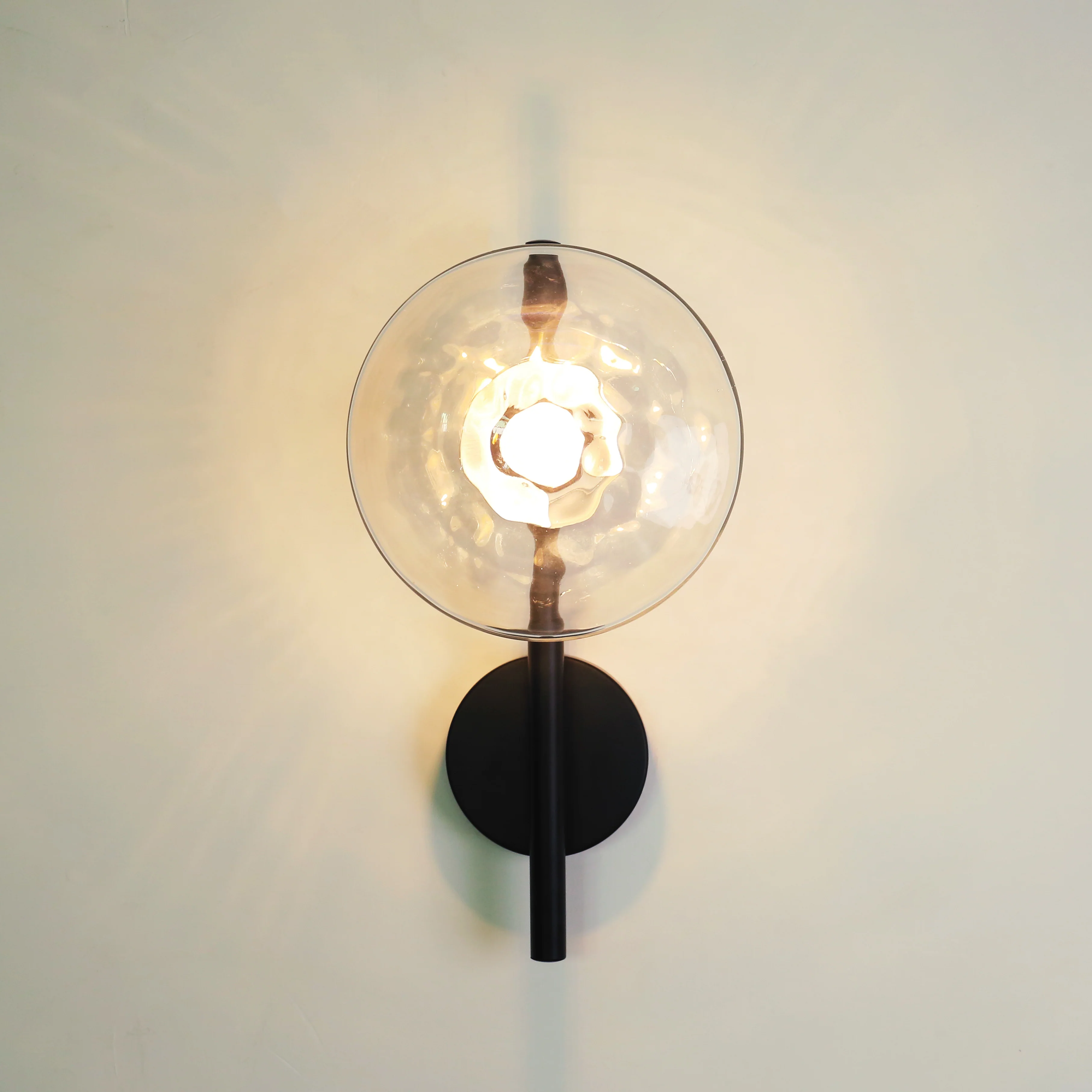 Stratus modern contemporary wall light - in black - Image 11