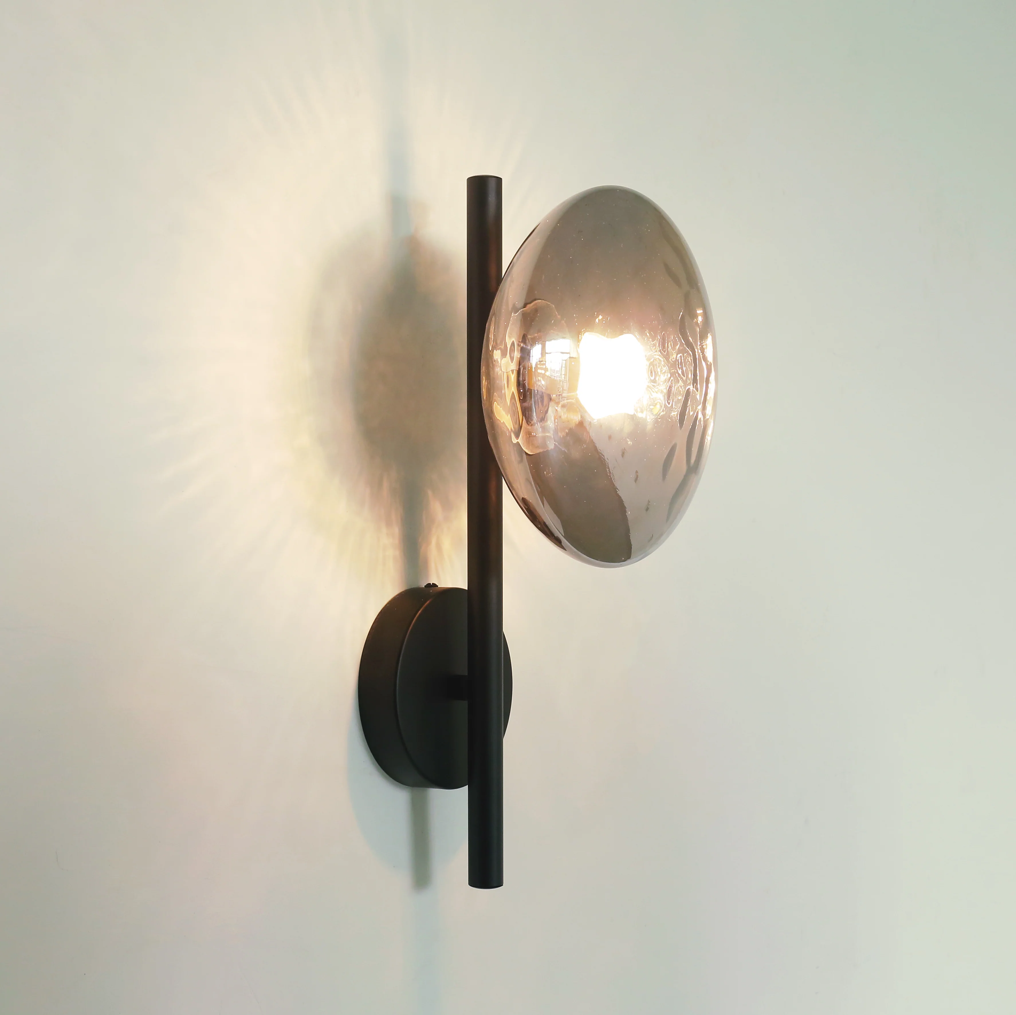 Stratus modern contemporary wall light - in black - Image 14
